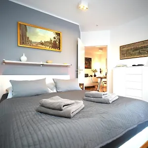The Getaway / 80qm In Berlin's Historic Diplomatic Quarter Apartment Berlin