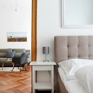 Katz By Rockchair L Superhost Status L 3 Bedrooms Boxspringbeds 2 Bathrooms In Center - Cozy Family & Business Flair Welcomes You! Apartment Berlin